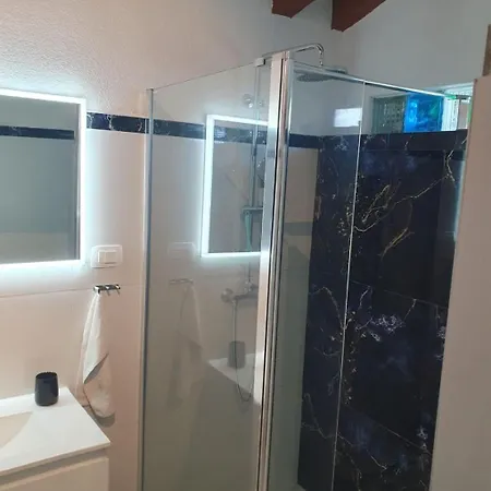 Kova * Stari Grad (Hvar)